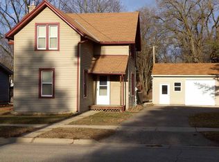 111 Academy St, Poynette, WI 53955