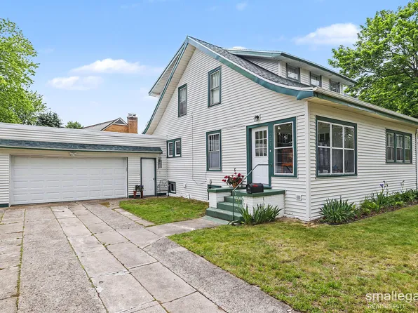 221 S Woodhams St, Plainwell, MI 49080