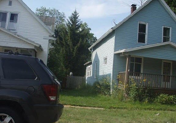 3rd image of 1426 Gillett St