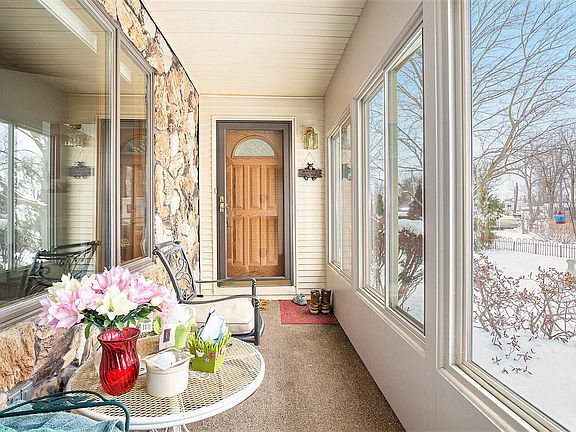 4th image of 5786 Glen Echo Dr