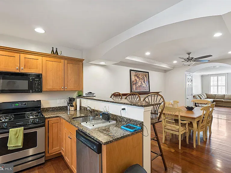 522 S Clinton St — Photo 14