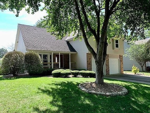 2nd image of 1561 NE Neawanna Dr