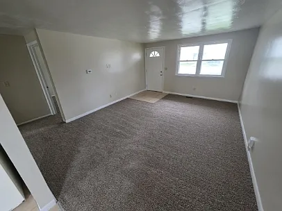 2 bed, $1,000 — Photo 2