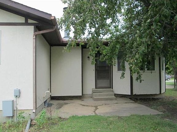 4th image of 310 Floral Dr