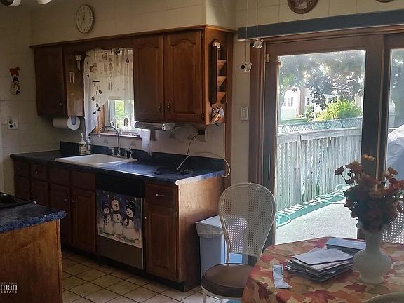 5th image of 8450 246th St