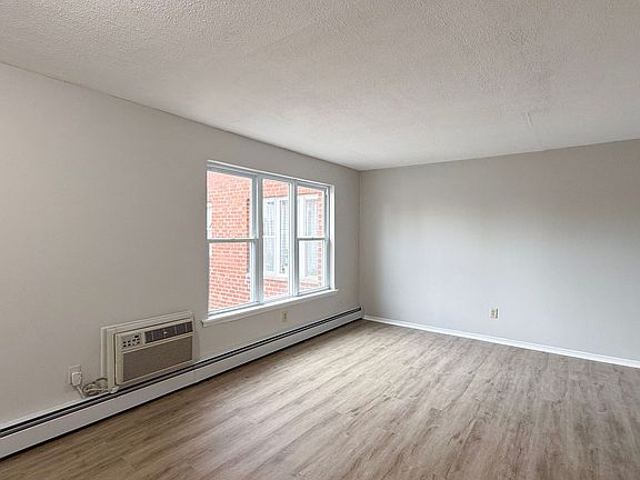 4th image of 55 Morris St APT B7