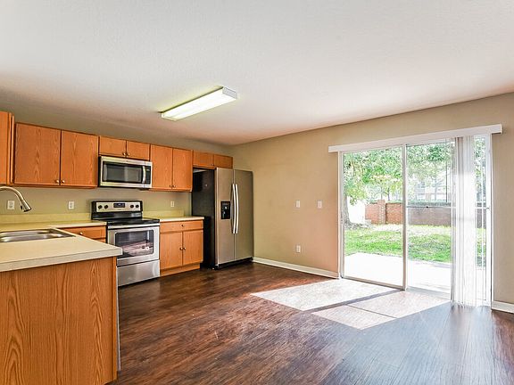 5th image of 1254 Blackwater Pond Dr