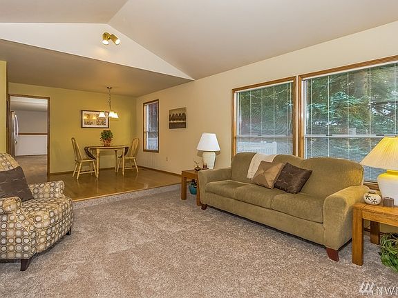 4th image of 6614 180th St SW