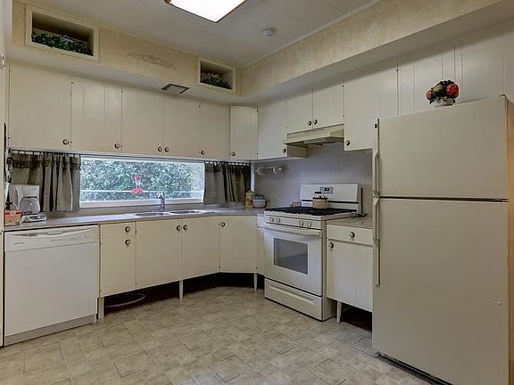 5th image of 310 W Dejean St