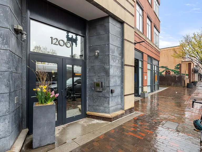1200 Washington St #121 — Photo 28