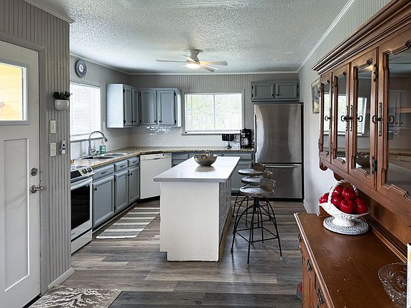 3rd image of 3295 Worley Chapel Rd