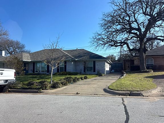2nd image of 1704 Prestonwood Dr