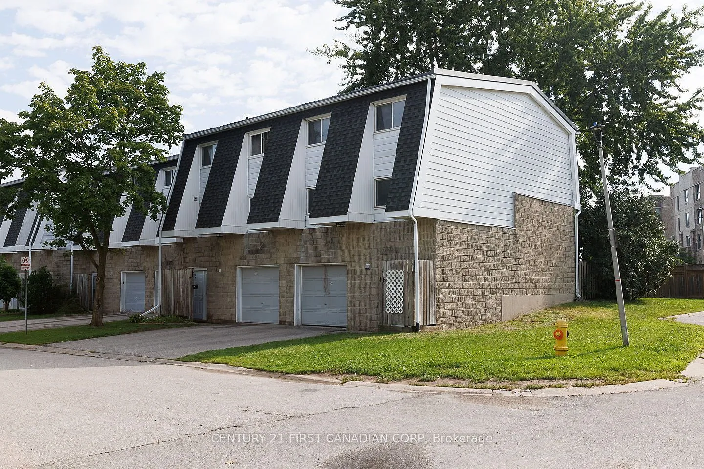 3 bed, $2,200 — Photo 1