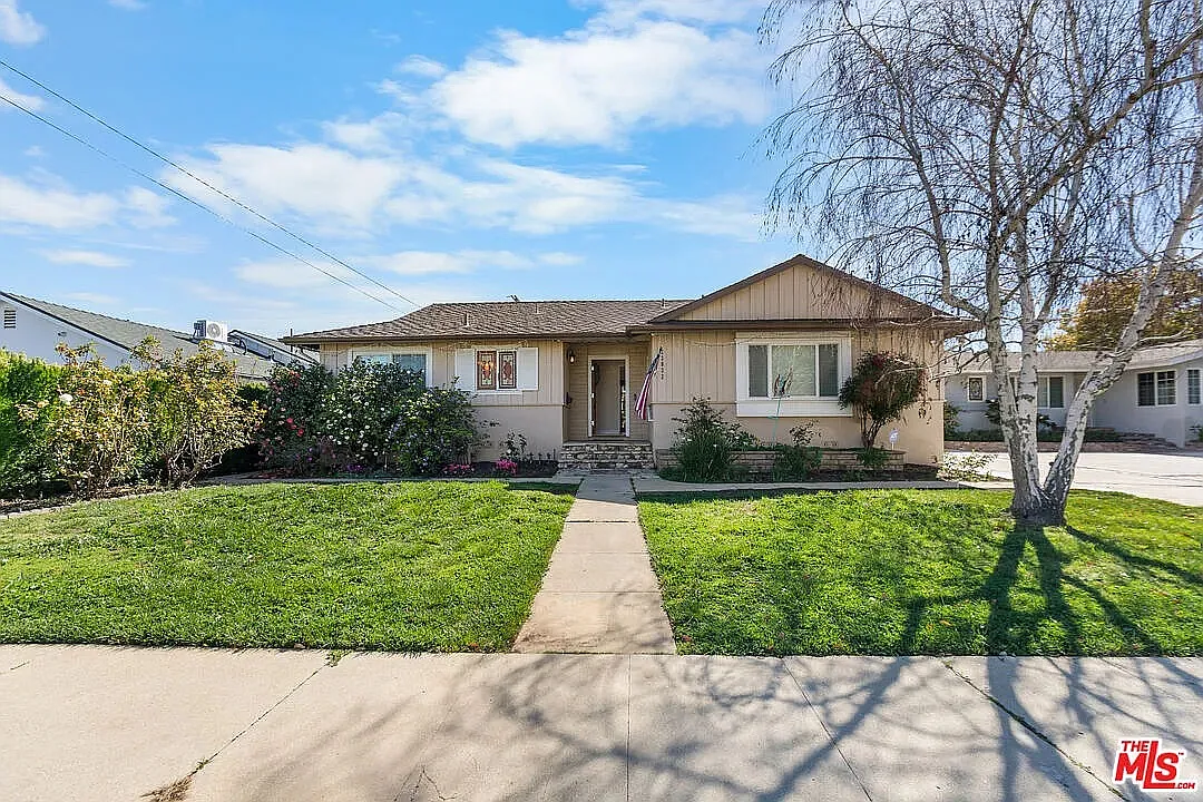 23032 Mobile St — Photo 1