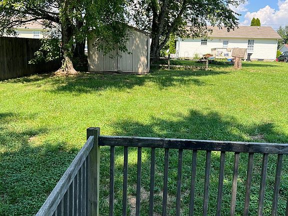4th image of 219 Golden Pond Ave