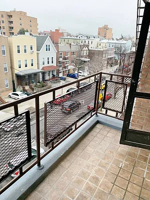 Rented by Azure Realty NY LLC | media 22