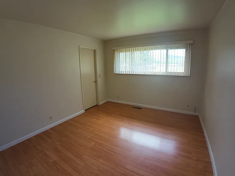 14320 Sycamore Ave — Photo 21
