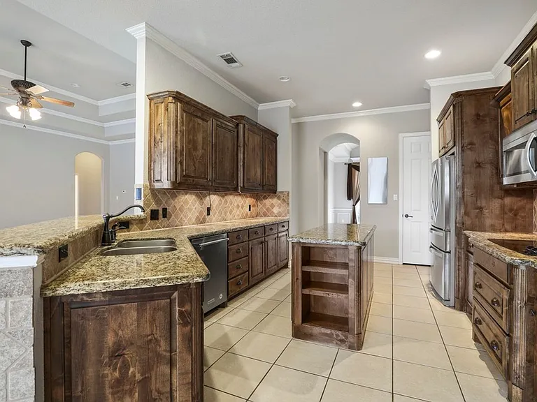 218 Deer Creek Dr — Photo 10