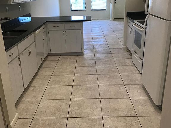 Plenty of space for multiple cooks in the Kitchen!