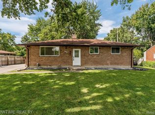 37051 Ilene St, Clinton Township, MI 48036
