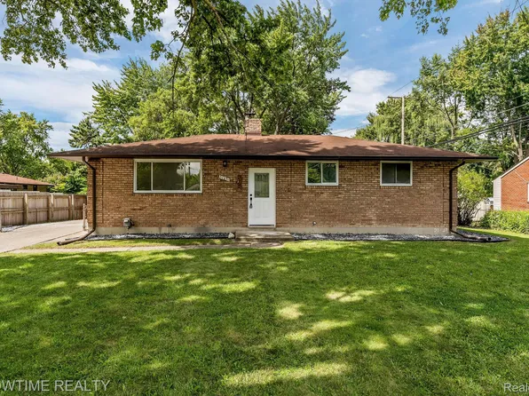37051 Ilene St, Clinton Township, MI 48036