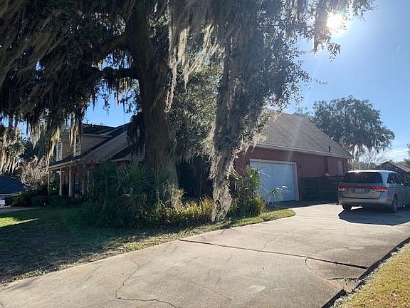 3rd image of 111 Stately Oaks Cir
