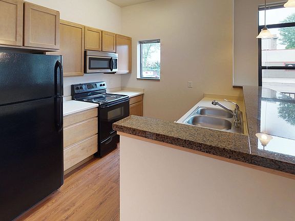 4th image of 18 S Bedford St #602