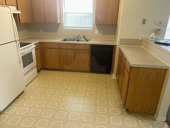 5th image of 3807 Woodrow Dr APT D