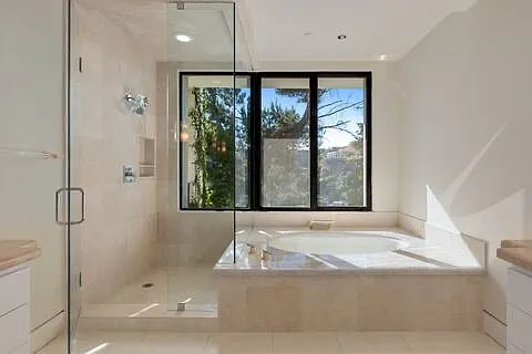 1673 Waynecrest Dr — Photo 11