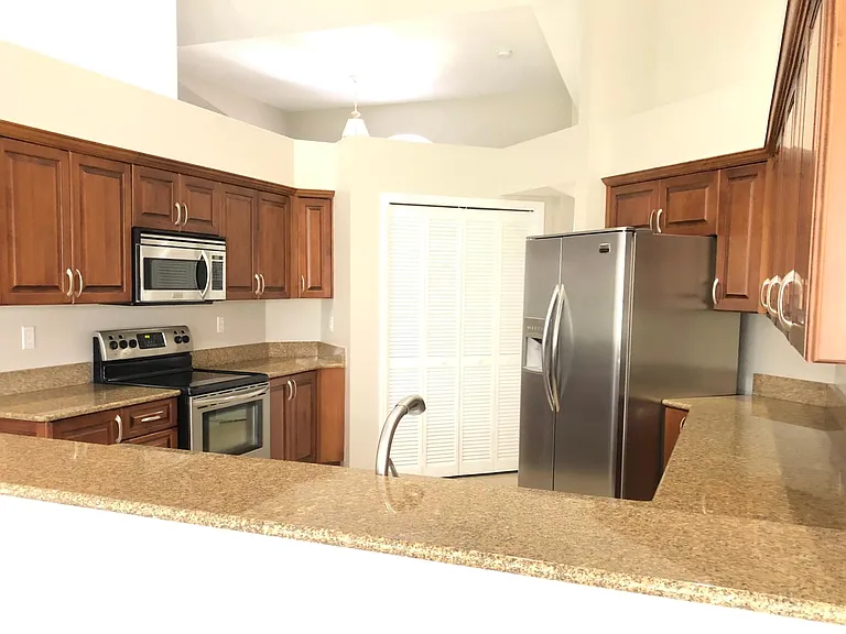 8223 Breton Cir — Photo 8