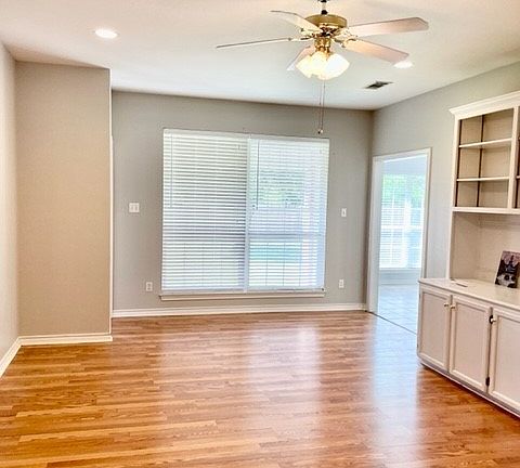4th image of 212 Landsburg Ct