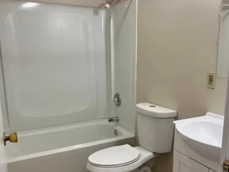 Stonehill Apartments — Photo 4