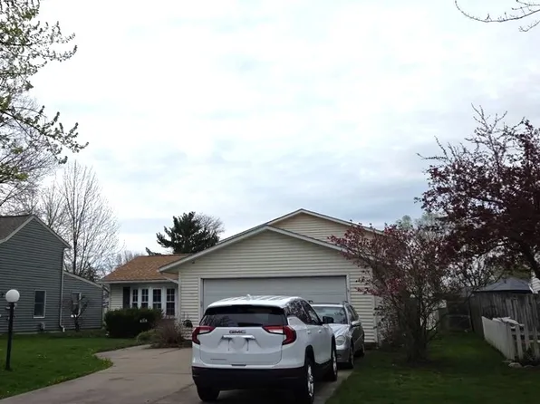 615 Bowling Green Cir, Elyria, OH 44035