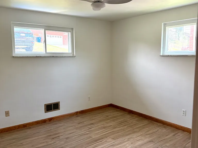 977 Vallevista Ave — Photo 12