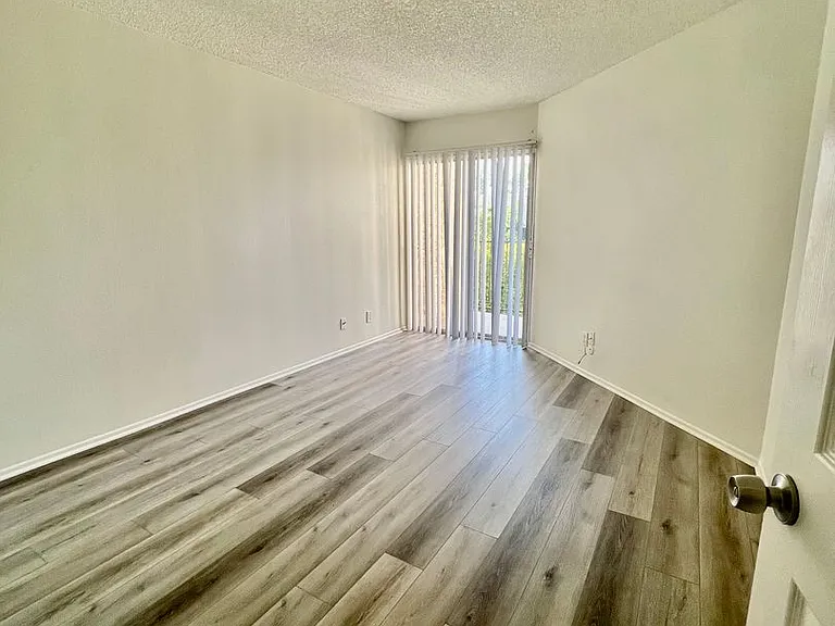 23401 Park Sorrento #22 — Photo 10
