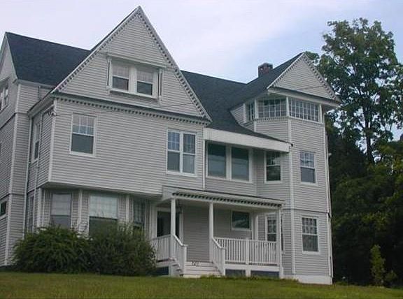 2nd image of 561 Main St #2