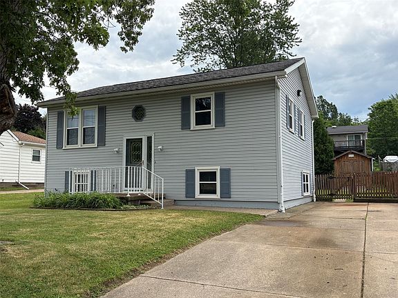 3rd image of 2721 E 31st St