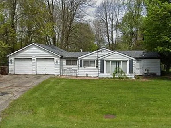 5061 Clark Rd, Bath, MI 48808