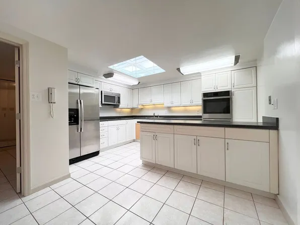 The Envoy Apartments, 8701 Delmar Blvd APT 4C, Saint Louis, MO 63124
