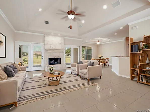 1205 County Road 4516, Castroville, TX 78009