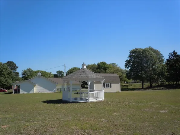 363 Alamosa Ln, Holly Lake Ranch, TX 75765