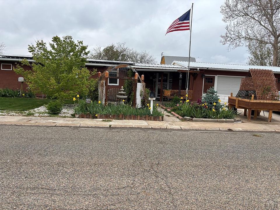 1st image of 612 9th St