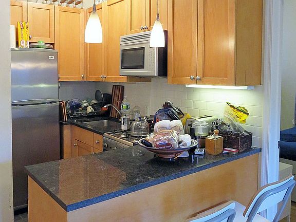 4th image of 320 W 83rd St APT 6A