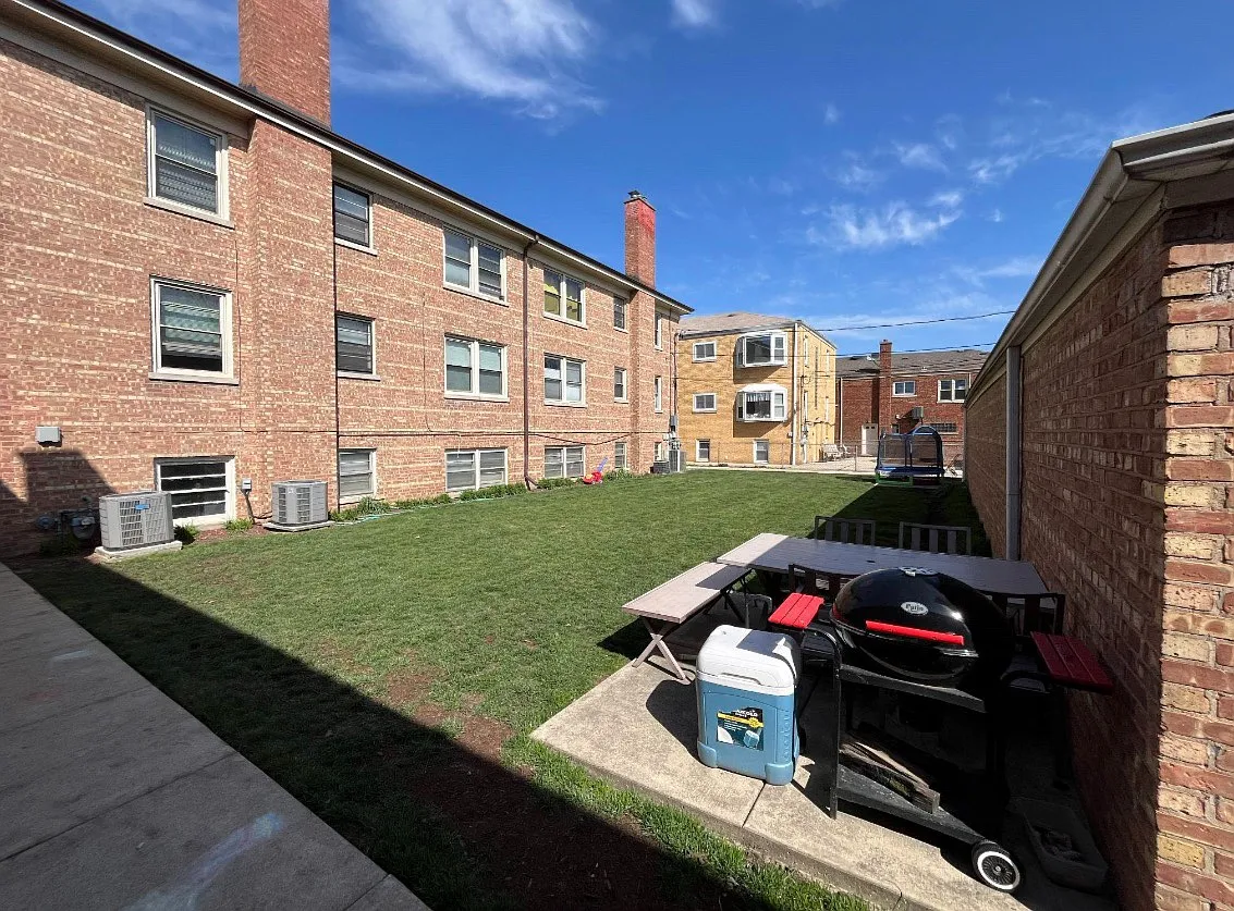 2 bed, 1.5 bath, 1500 sqft, $2,250 — Photo 1