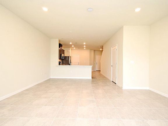 5th image of 3195 Emerald Acres Ln #3195