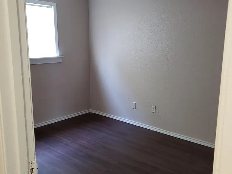 8100 Landing Ave — Photo 7