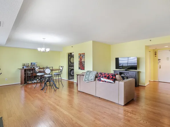 3713 George Mason Dr APT 1011, Falls Church, VA 22041
