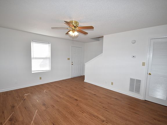 2nd image of 3264 Tower Dr