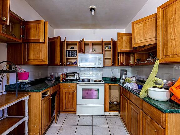 5th image of 1706 Marvy Ave