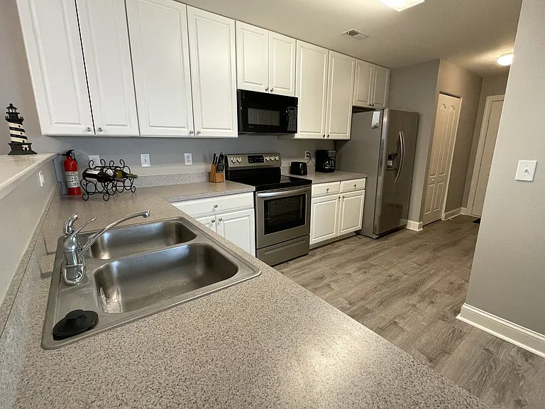 Queen Anne Way — Photo 22